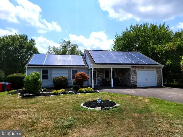 230 Estelle Ln, Warminster, PA 18974