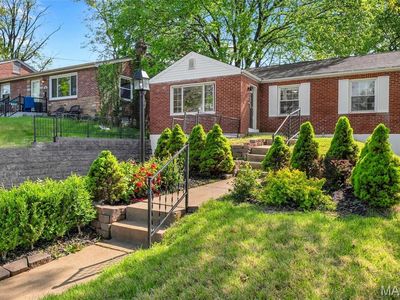 831 Diversey Dr, Saint Louis, MO, 63126