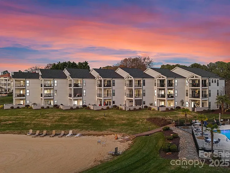 17811 Half Moon Ln — Photo 30