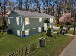 15 Cove St, Riverside, RI 02915
