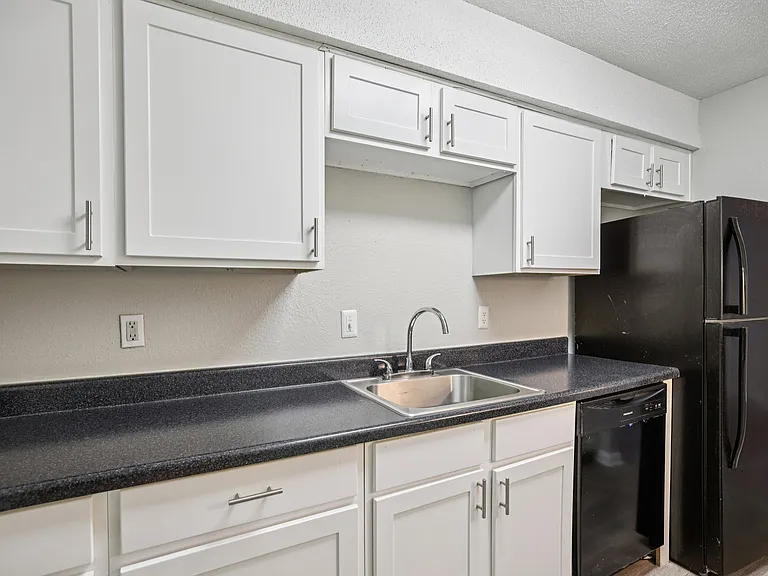Willow Apartments — Photo 37