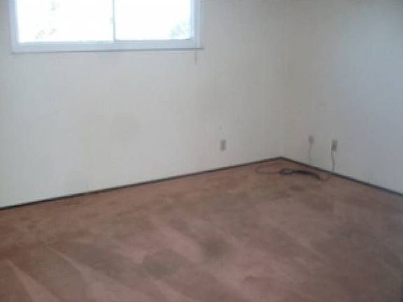 5th image of 313 Marla Dr