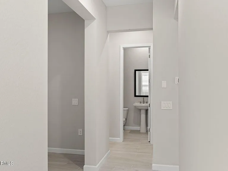 5042 E Anderson Dr — Photo 4