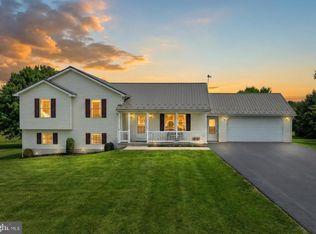 1975 Smith Station Rd, Hanover, PA 17331