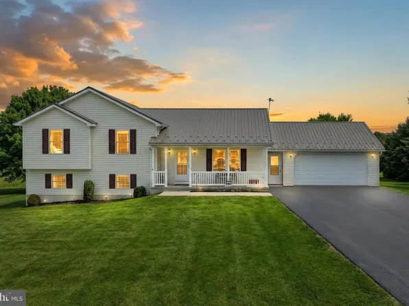 1975 Smith Station Rd, Hanover, PA 17331