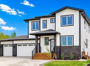 14 W Napoleon Meadows Way, Innisfail, AB T4G0N6