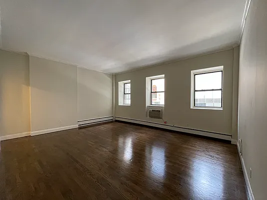 Rented by Compass | media 19