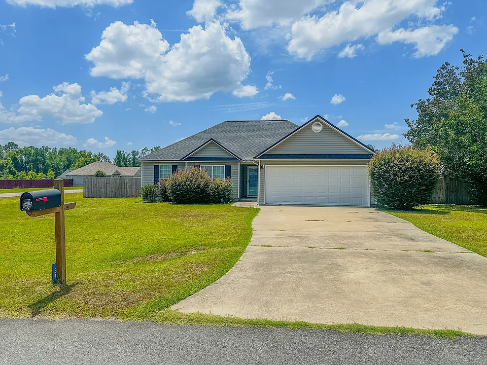 31 Palmetto Pines Ln