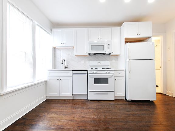 3rd image of 2646 N Marshfield Ave APT 2646