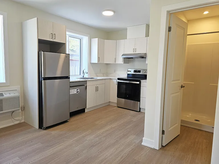 140 Church St — Photo 11