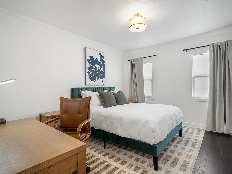 7410 S Hobart Blvd — Photo 30