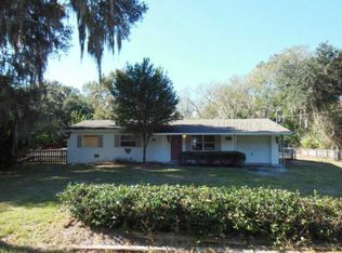 190 N Jungle Rd, Geneva, FL 32732