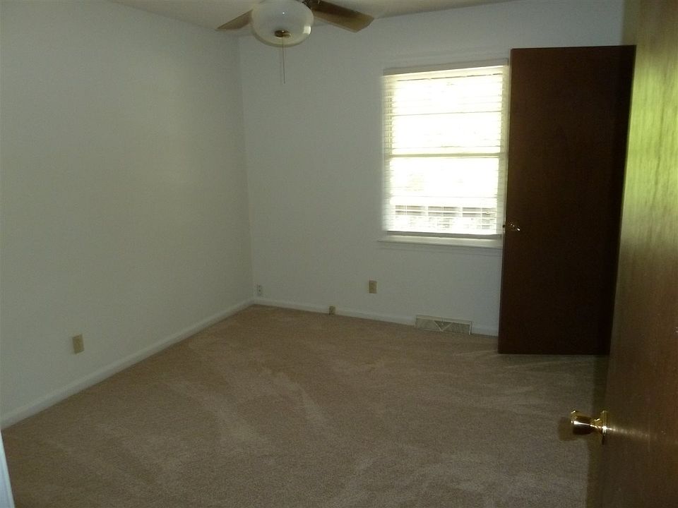 2nd image of 502 Woodland Cir