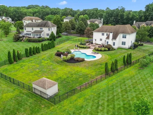 39 Paige Trl, Perkasie, PA 18944