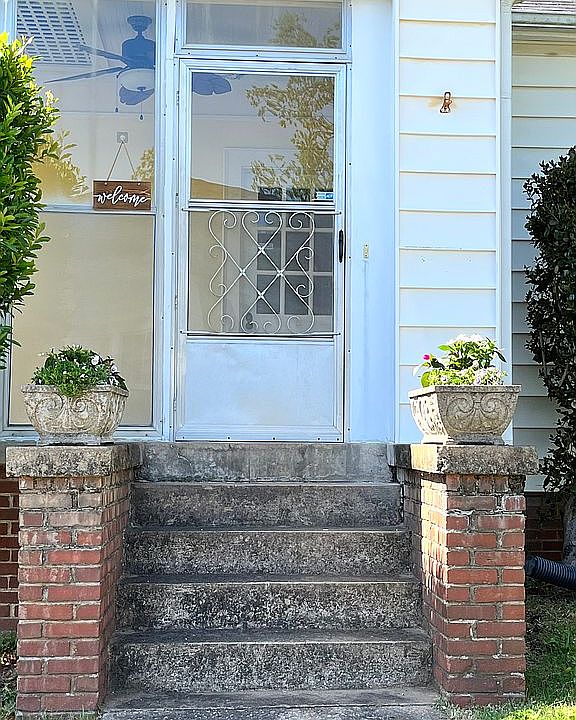 1st image of 140 Farwell St
