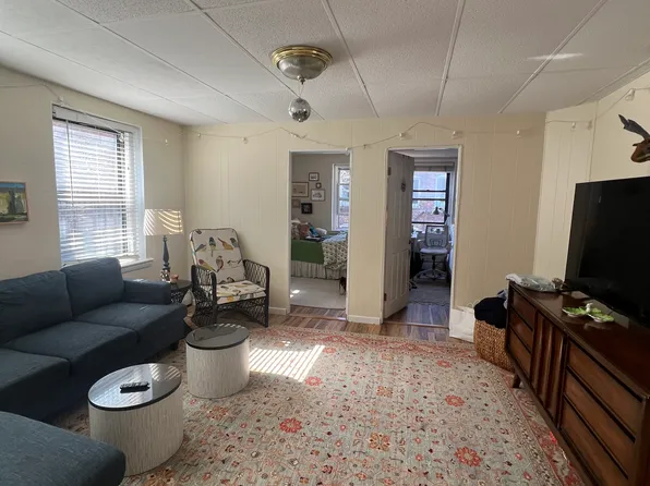 29 Clark St APT 4, Boston, MA 02109