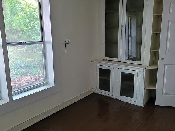 1st bedroom