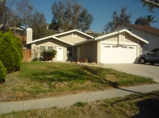 932 Blossom Hill Dr, Corona, CA 92878
