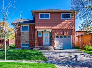 2 Littleleaf Dr, Toronto, ON M1B 1Z1