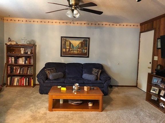 3rd image of 3389 E Warren Cir