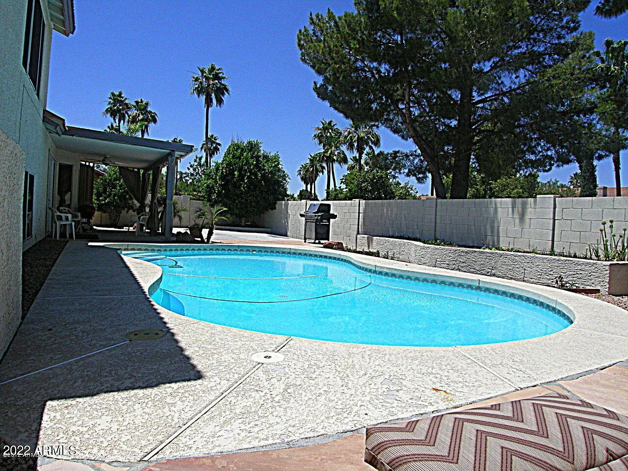 5 bed, 3.0 bath, 2370 sqft, $3,195 — Photo 2