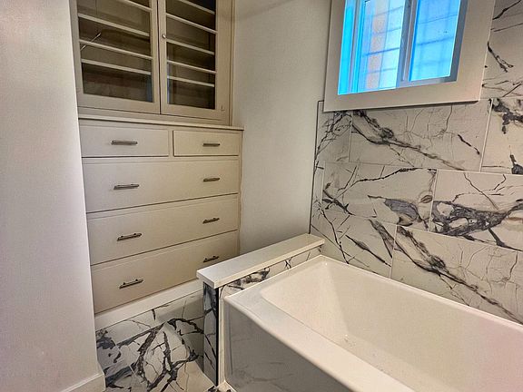 5th image of 107 Tulane Dr SE #2