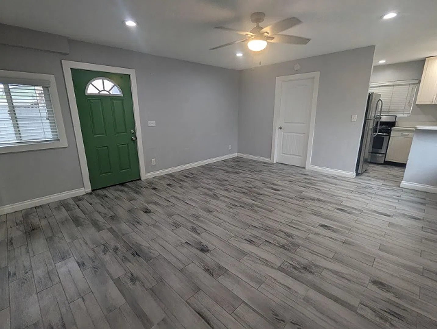 1 Bedroom Apartment in Normal Heights — Photo 4