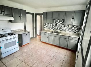 136 N Bishop Ave, Bridgeport, CT 06610