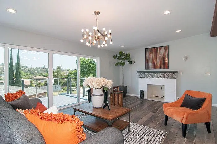 3 bed, 1738 sqft, $4,165 — Photo 3