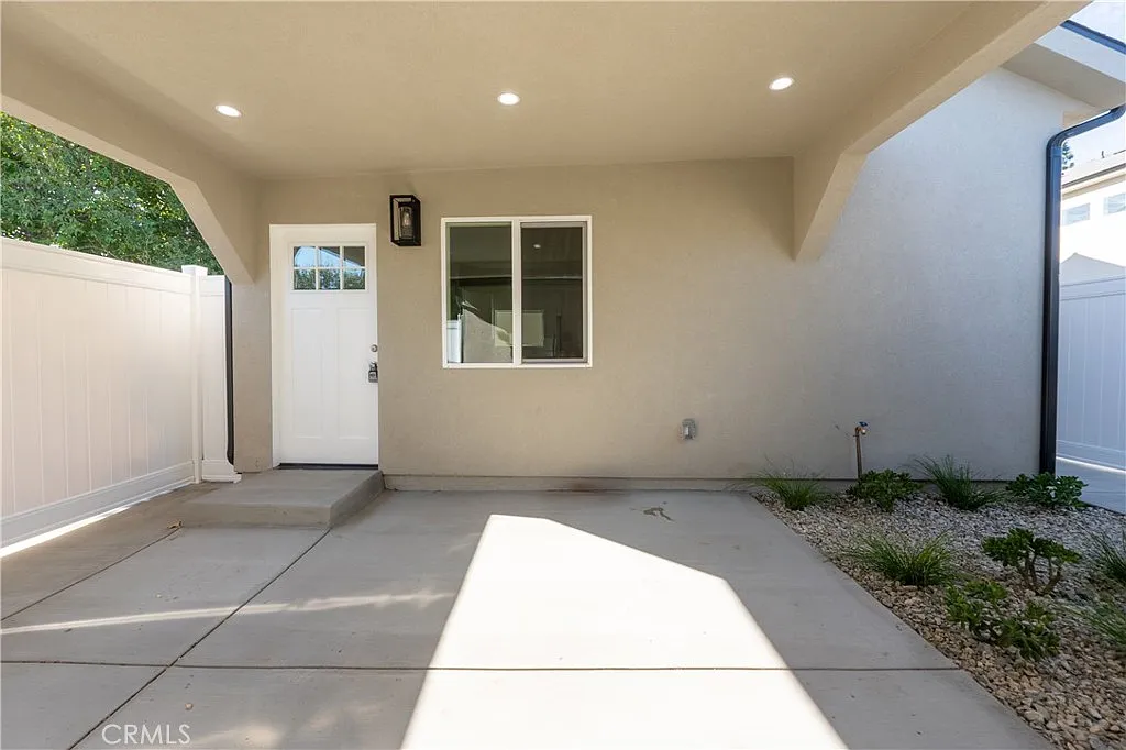 1 bed, 500 sqft, $2,350 — Photo 2