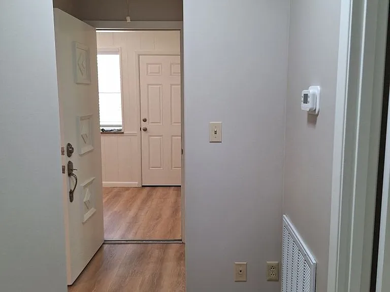 6826 Dorchester Dr — Photo 47