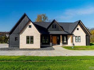 238 Heritage Farm Ln, Jackson, MO 63755