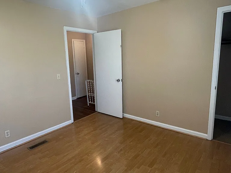 438 Roger Williams Ave — Photo 9