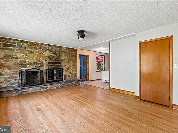 5th image of 8830 Bluffwood Ln