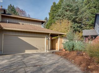 7901 SW Skyhar Dr, Portland, OR 97223