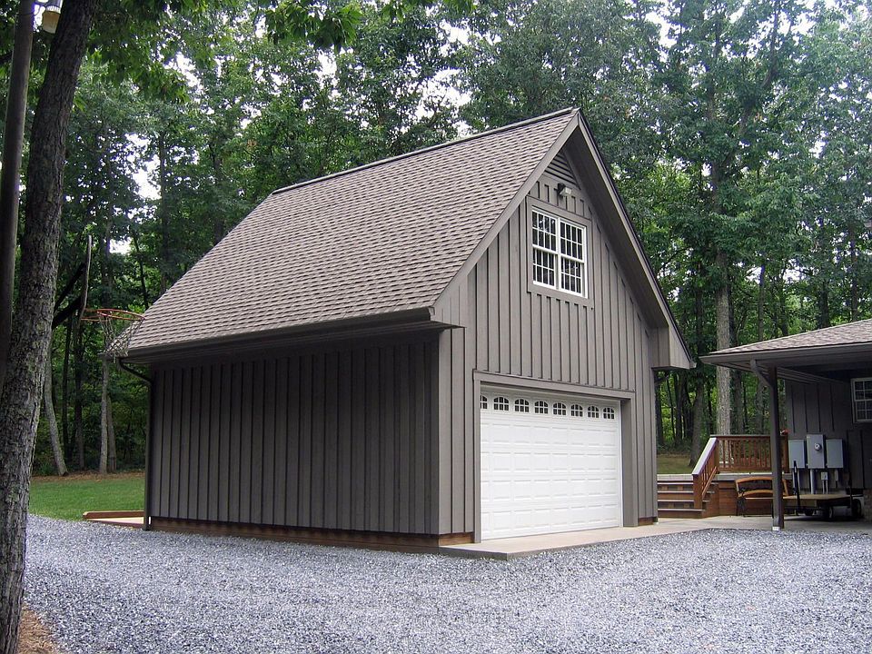Detached Garage