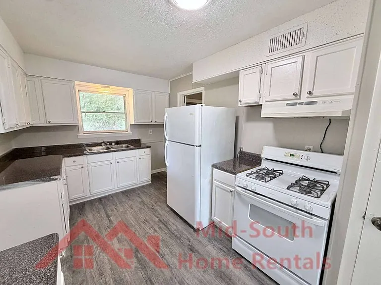 4271 Coventry Dr — Photo 6