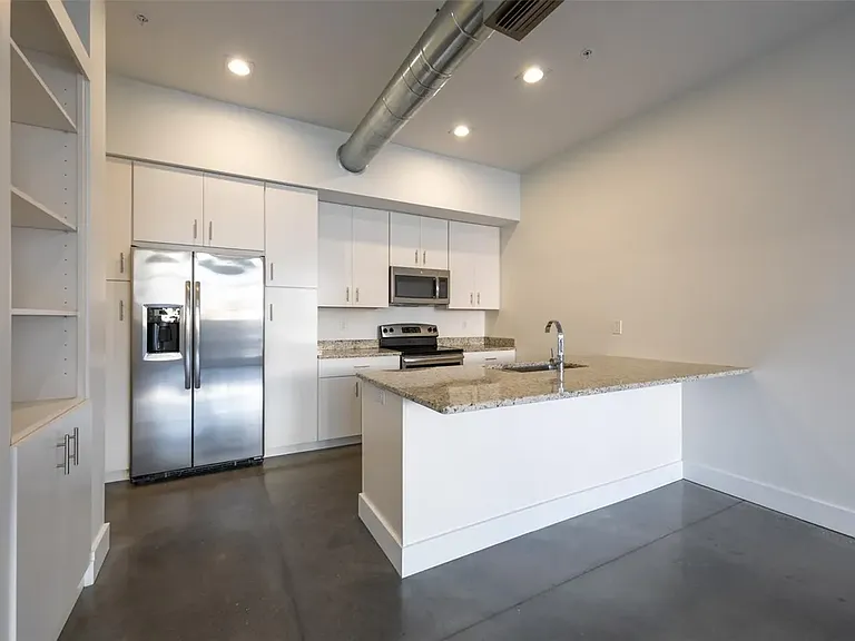 154 2nd St SW #2 — Photo 9