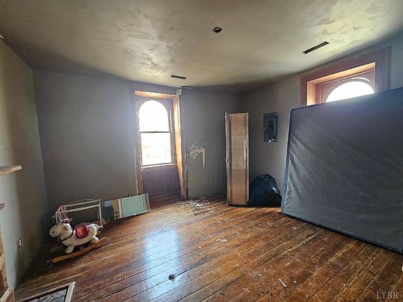 17th image of 1020 Harrison St