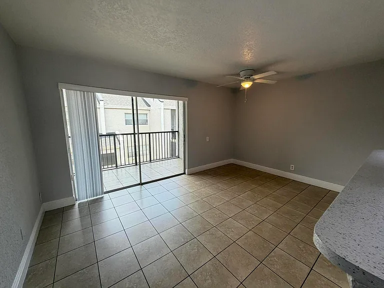 4423 Treehouse Ln #C — Photo 7