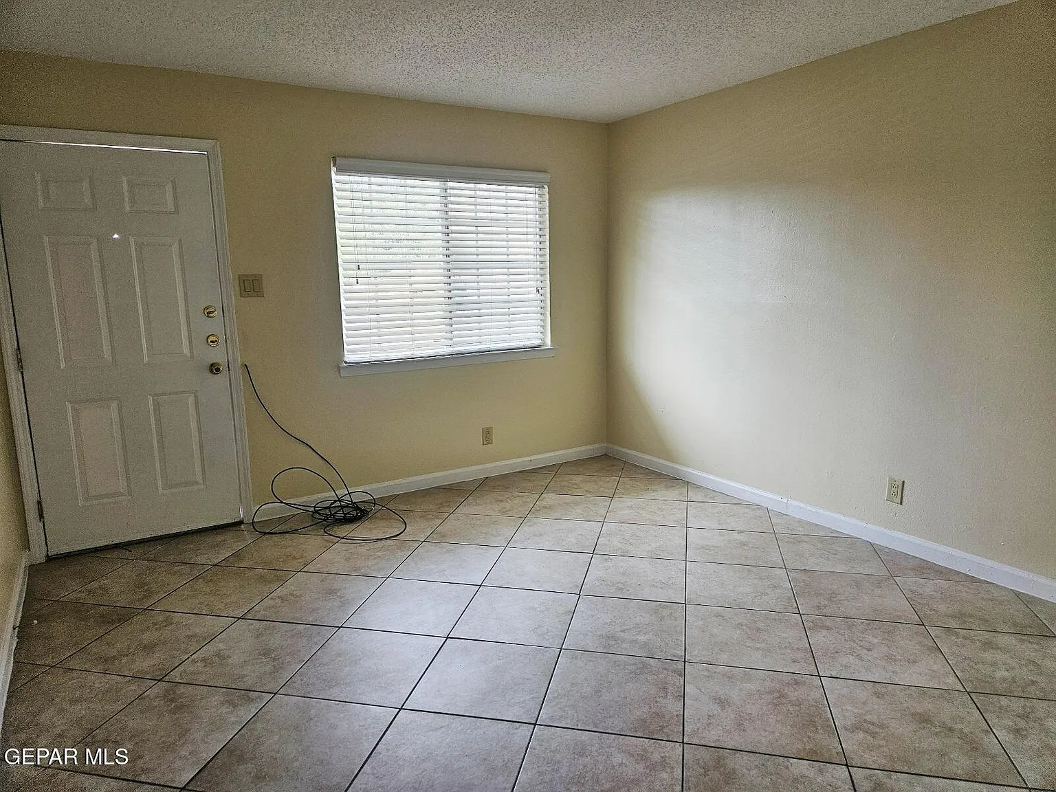 1 bed, 1.0 bath, 600 sqft, $775 — Photo 2