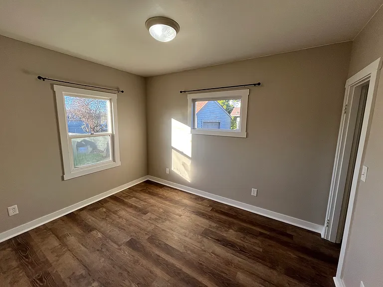 7432 S G St — Photo 10