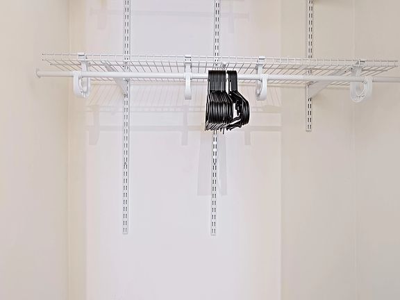 5th image of 211 E 53rd St APT 4A