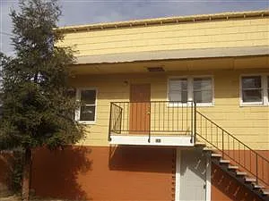 231 W 20th St APT C photo 1