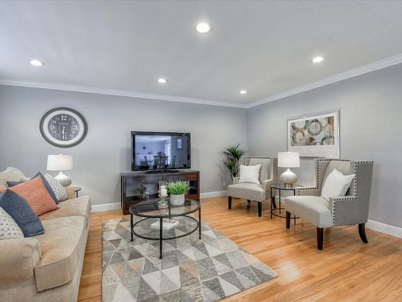 3rd image of 1532 Creek Dr