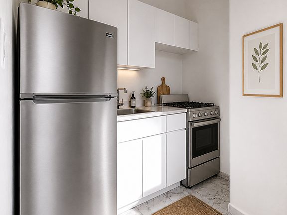 3rd image of 131 E 83rd St APT 5G
