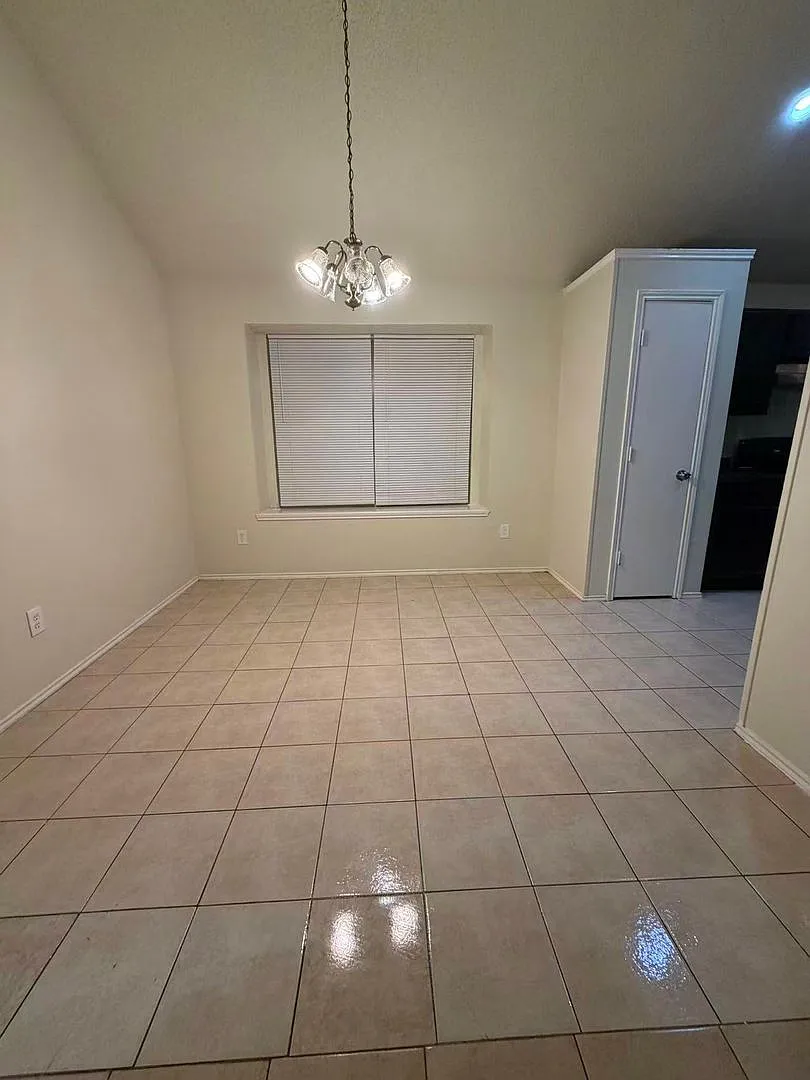 Beautiful 3 Bedroom 2 Bathroom in Mesquite! — Photo 4