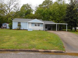 1312 Edgewood Dr, Demopolis, AL 36732
