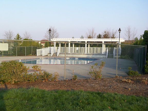 Clubhouse, Pool, Tennis