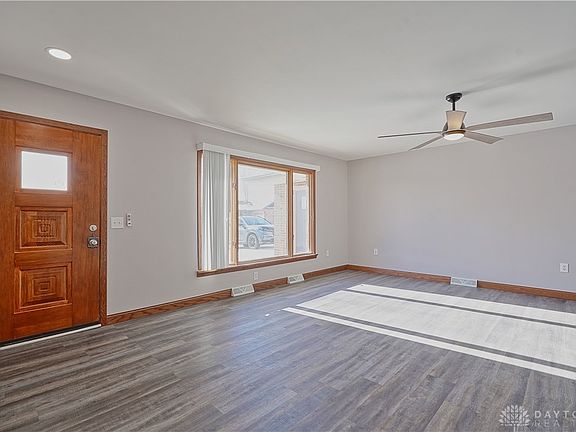 4th image of 109 Philip Dr